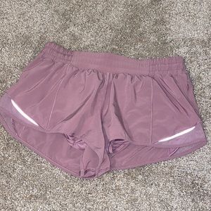 hotty hot lululemon shorts